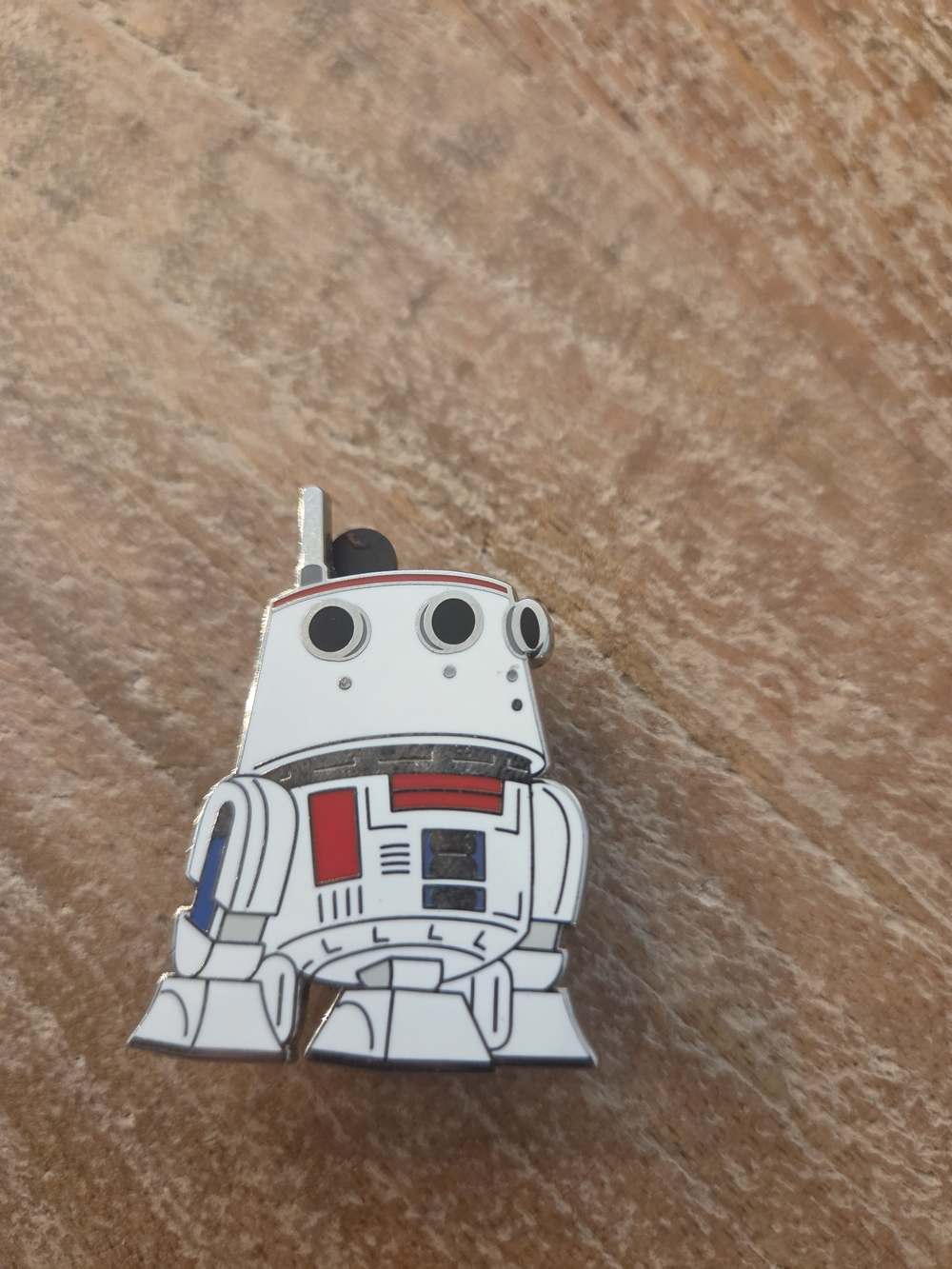 Star Wars Disney Droid Pin - Collector Accessory